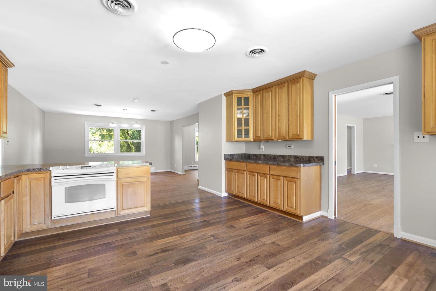 18015 Muncaster Rd Property Photo 16