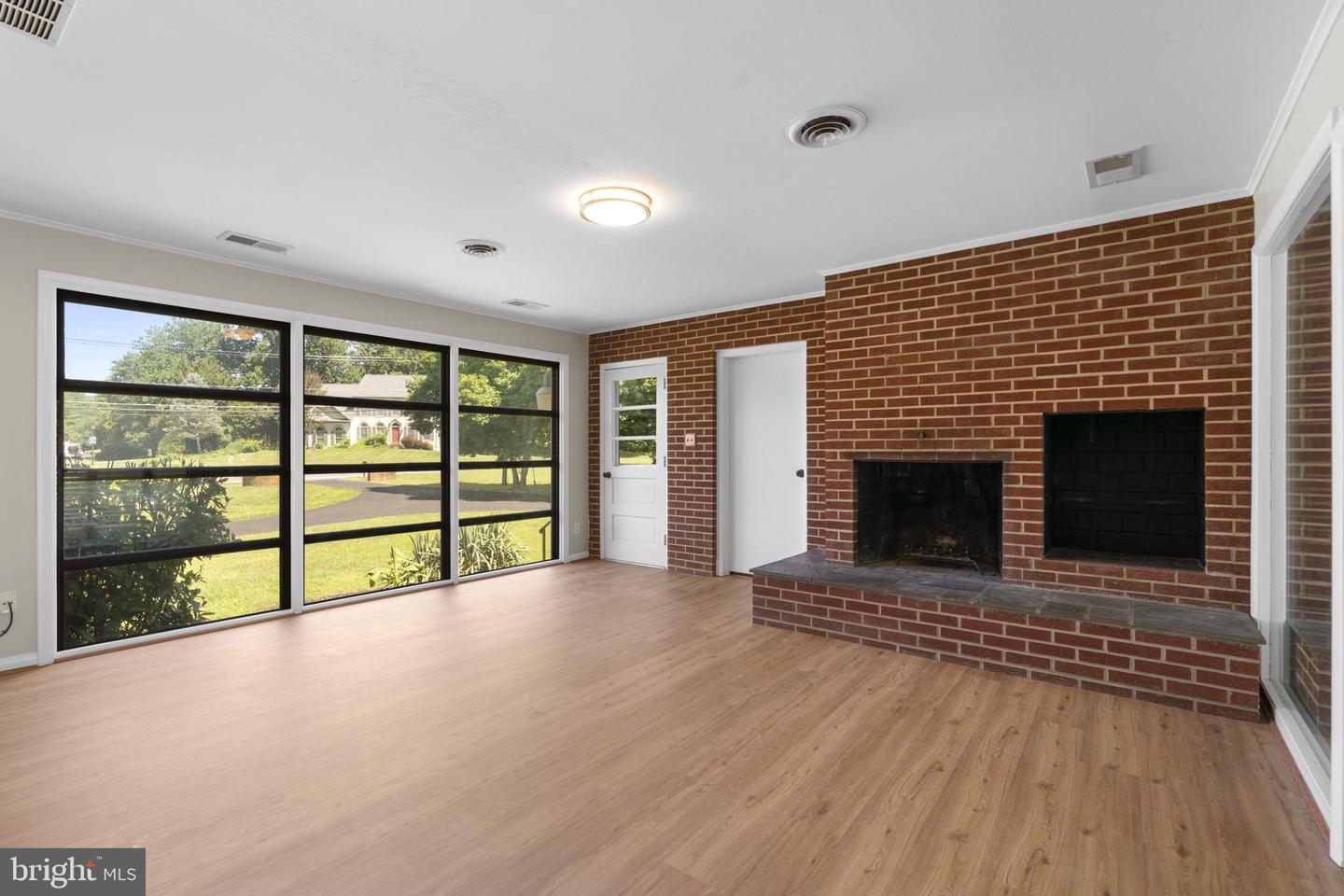 18015 Muncaster Rd Property Photo 27