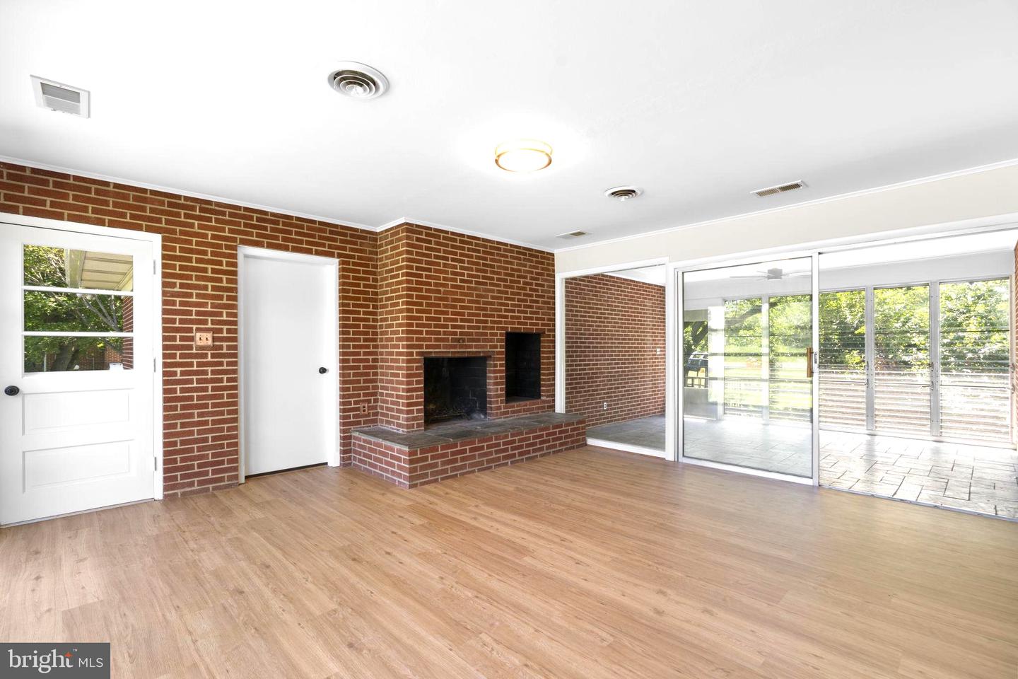 18015 Muncaster Rd Property Photo 28
