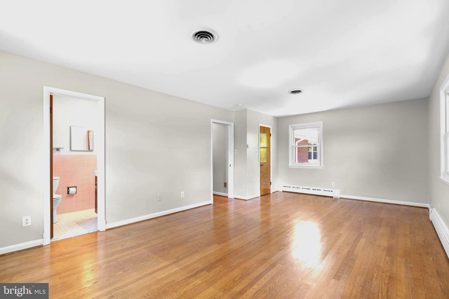 18015 Muncaster Rd Property Photo 44