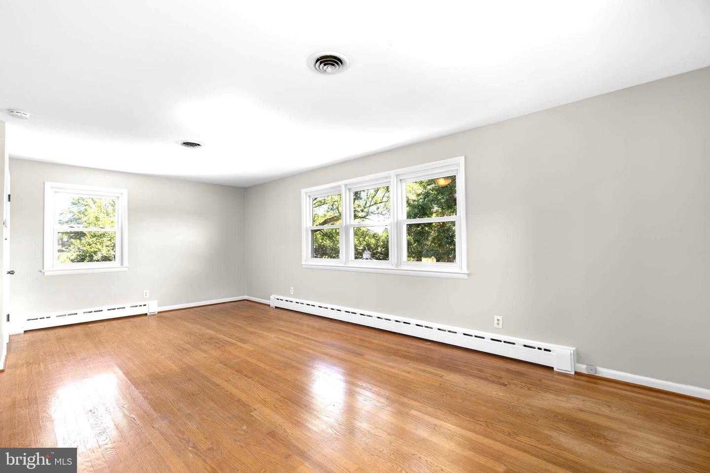 18015 Muncaster Rd Property Photo 45