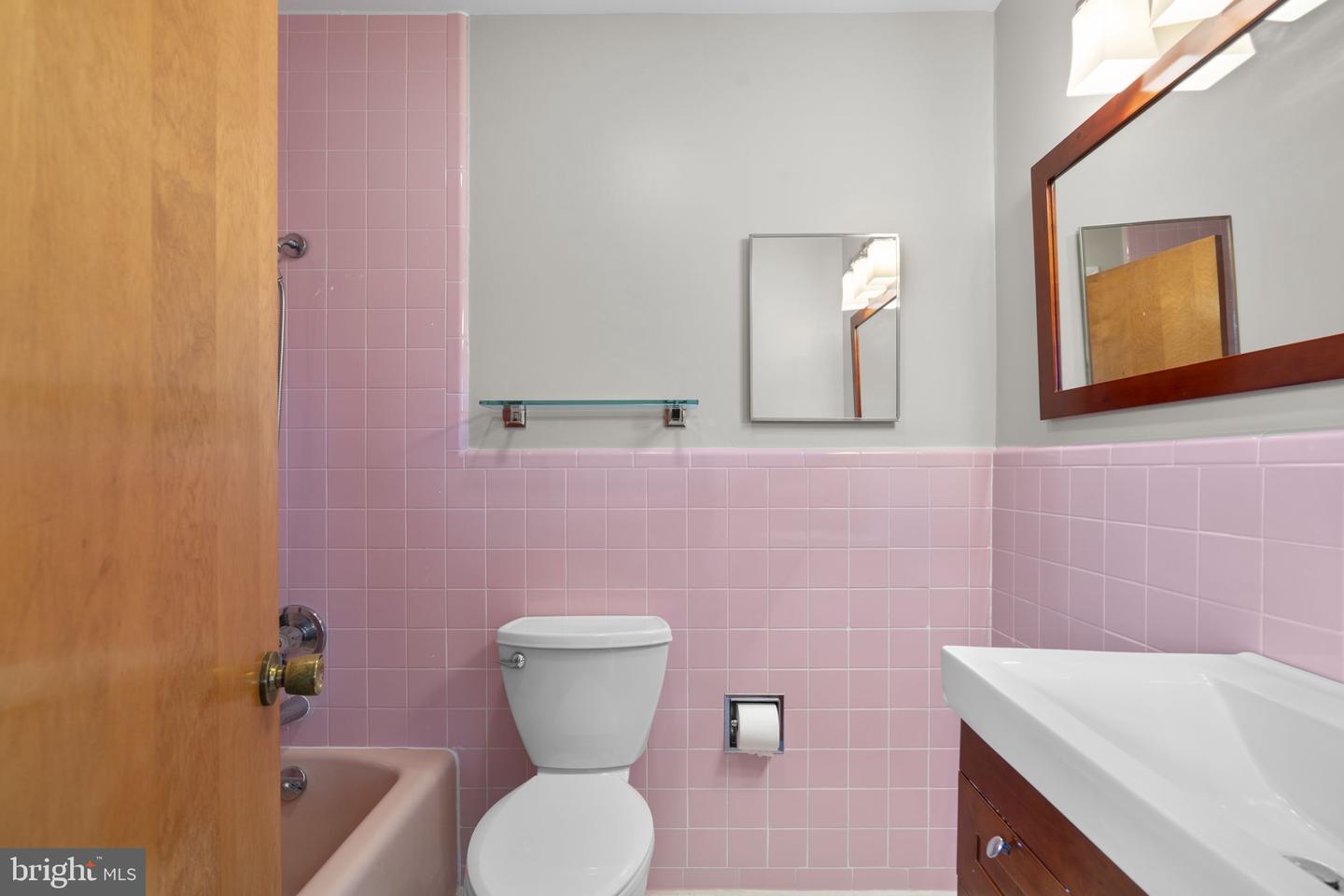 18015 Muncaster Rd Property Photo 47