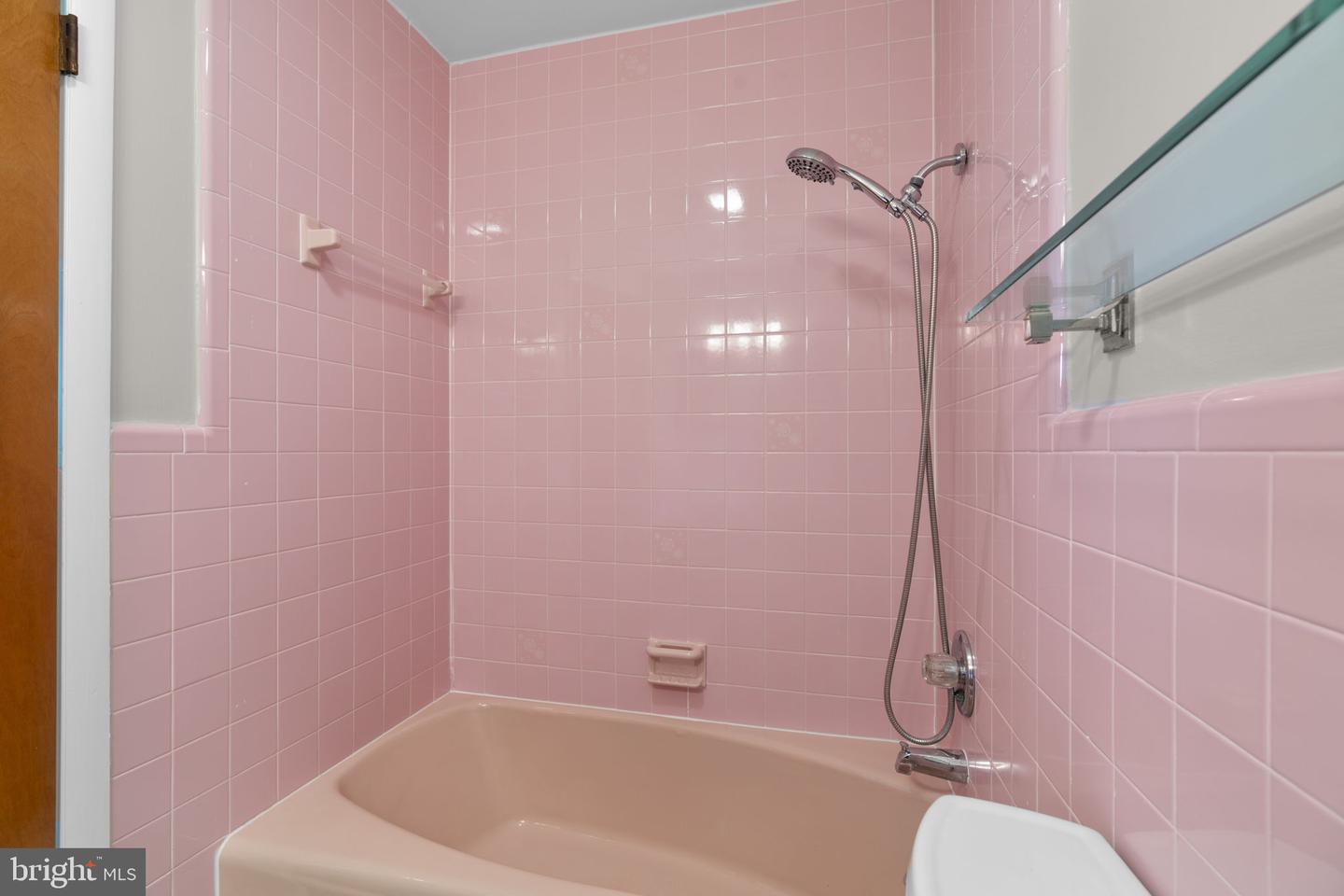 18015 Muncaster Rd Property Photo 48