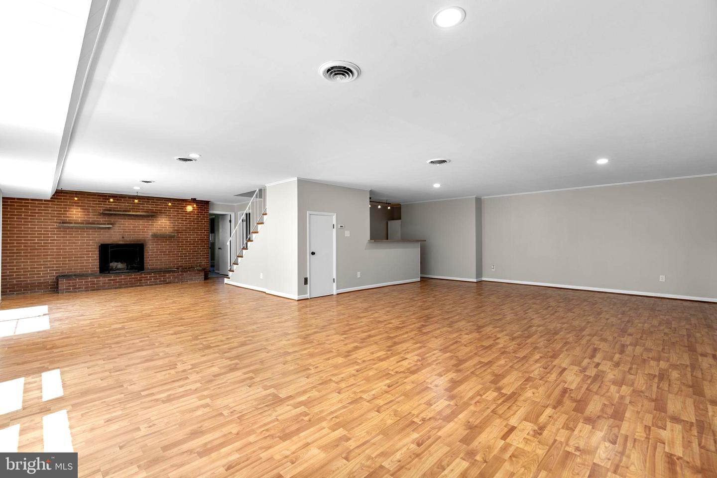 18015 Muncaster Rd Property Photo 52