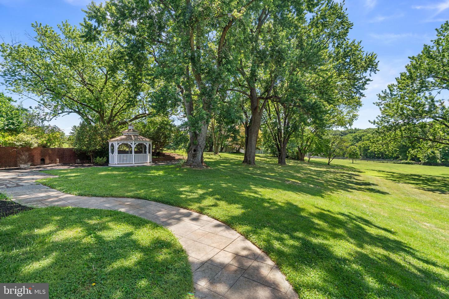 18015 Muncaster Rd Property Photo 77