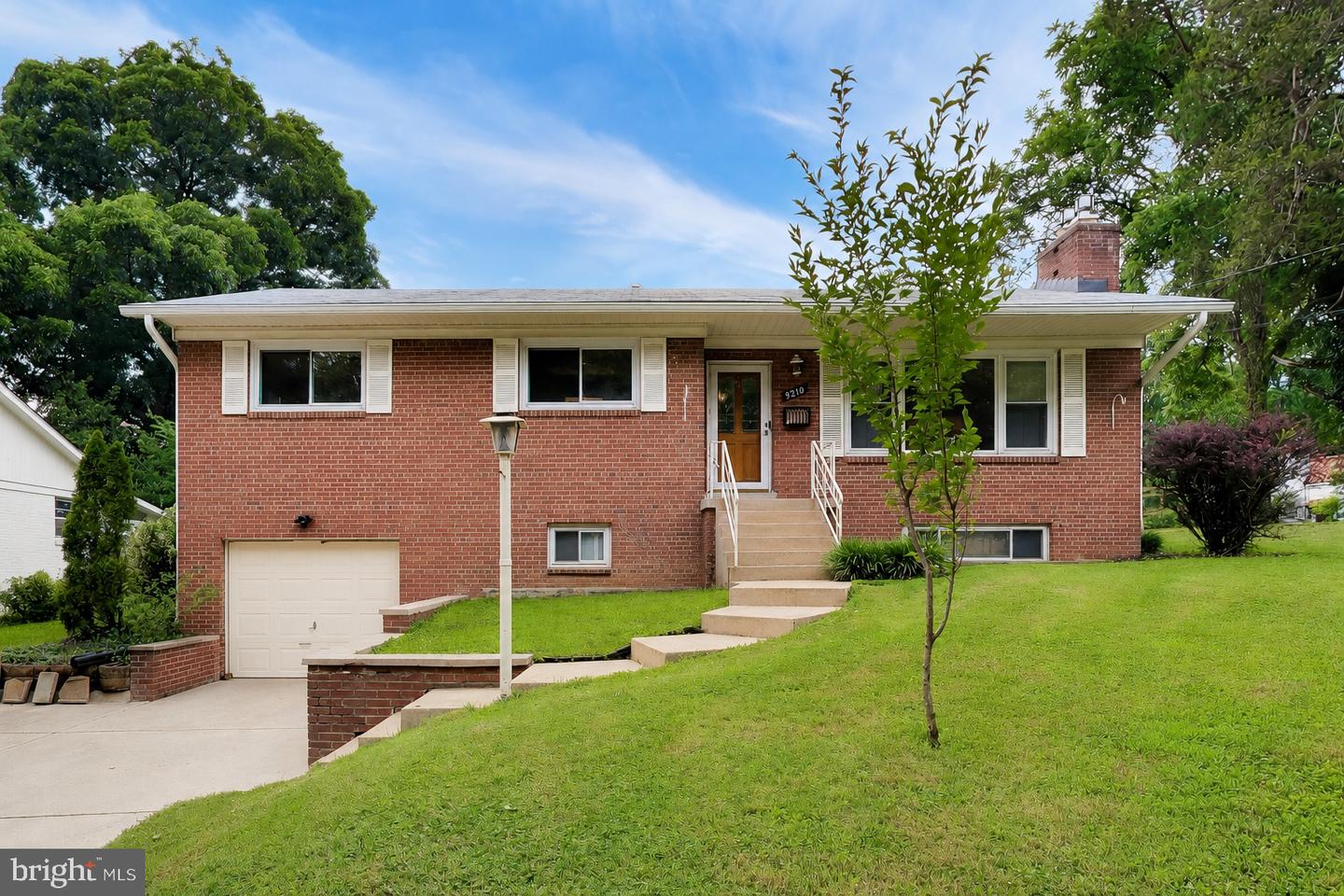 9210 Worth Ave Property Photo 1