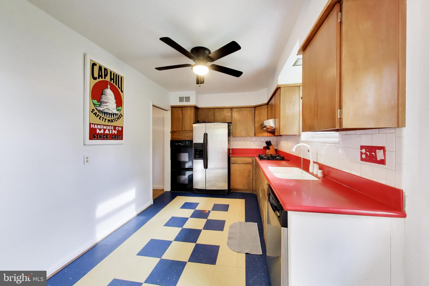 9210 Worth Ave Property Photo 11