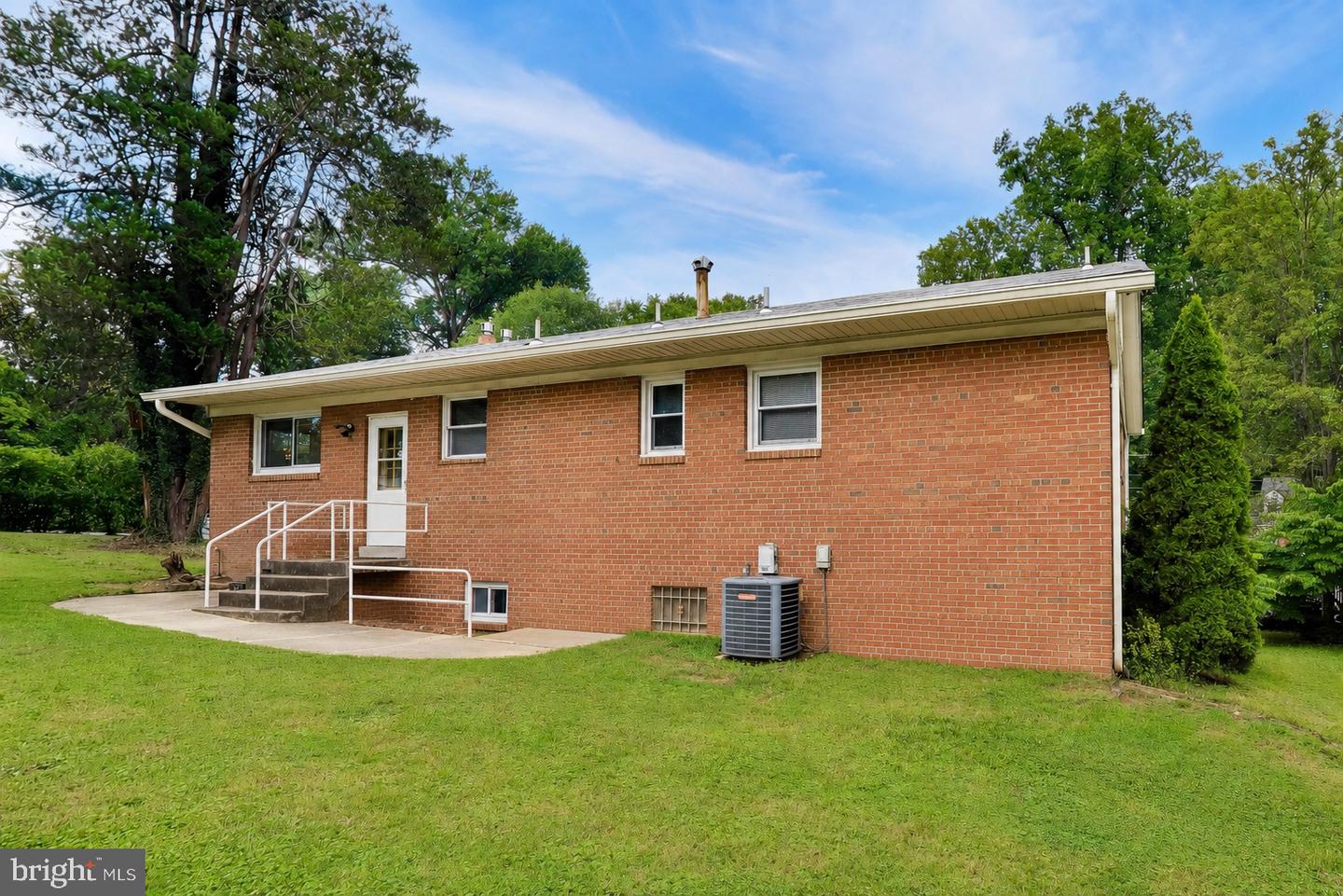9210 Worth Ave Property Photo 36