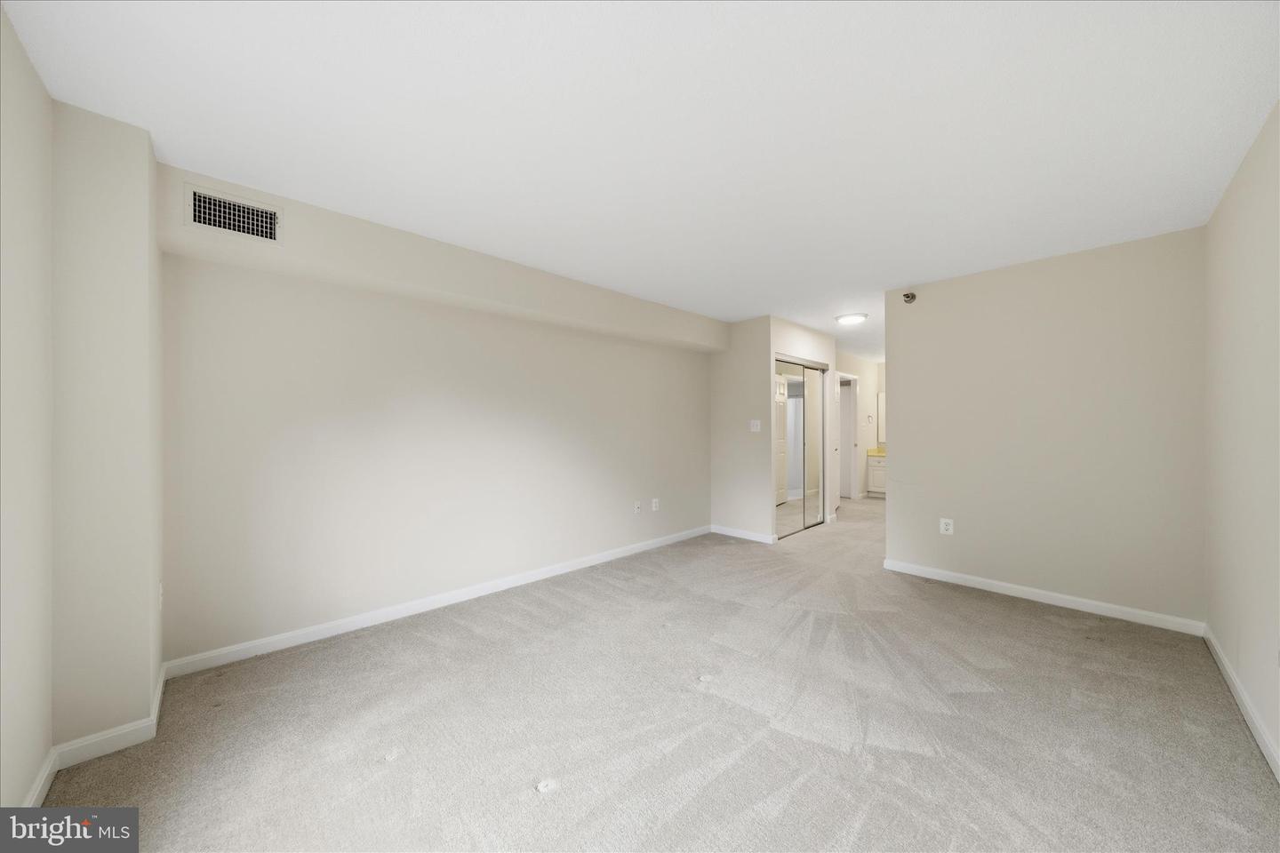 14809 Pennfield Cir #402 Property Photo 16
