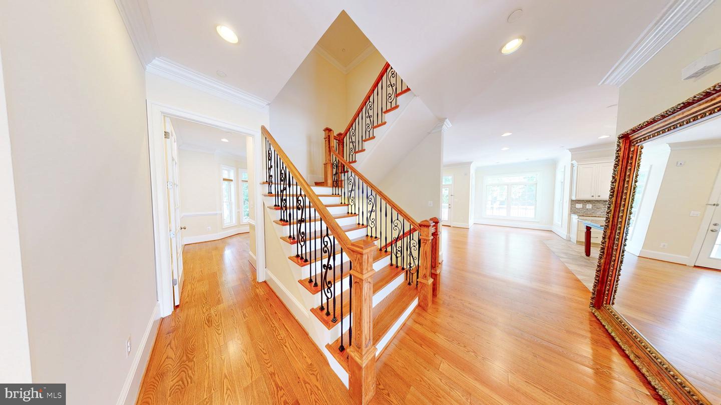 6403 Earlham Dr Property Photo 2
