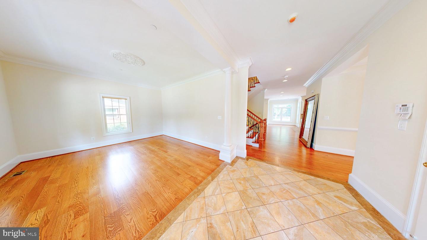 6403 Earlham Dr Property Photo 10