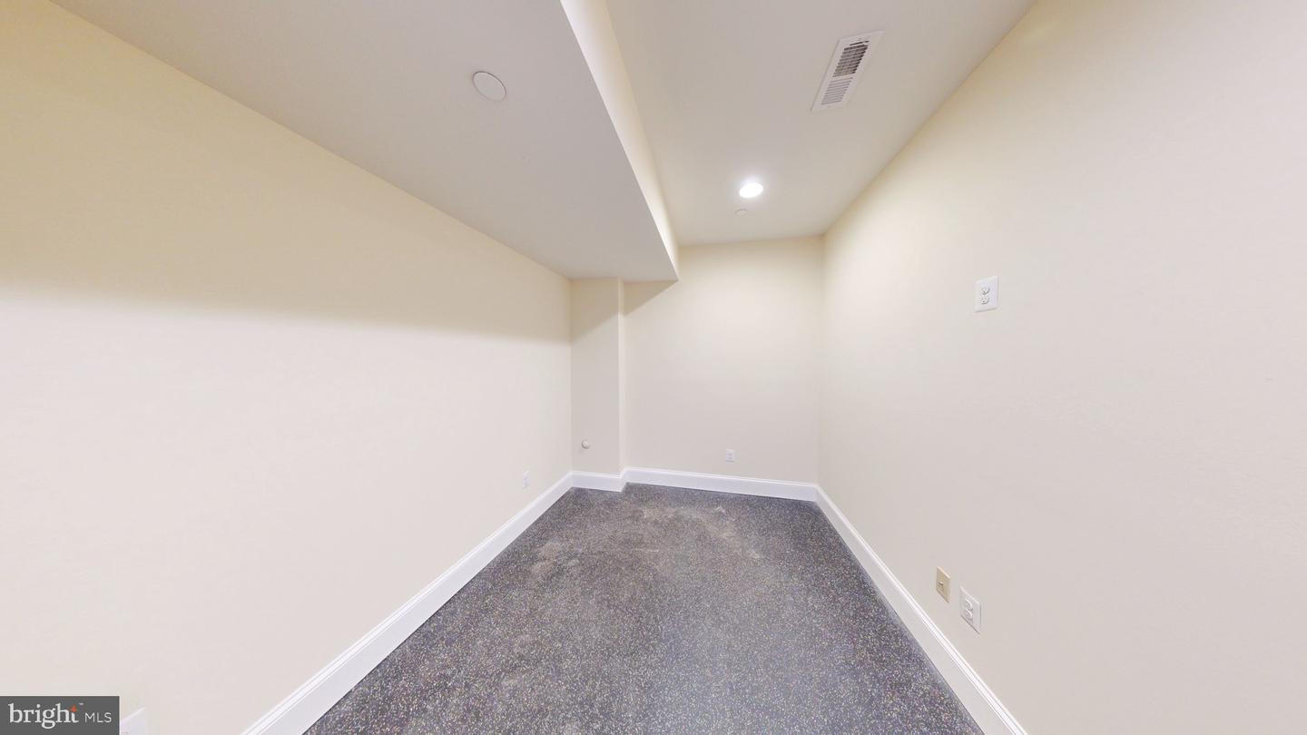6403 Earlham Dr Property Photo 22