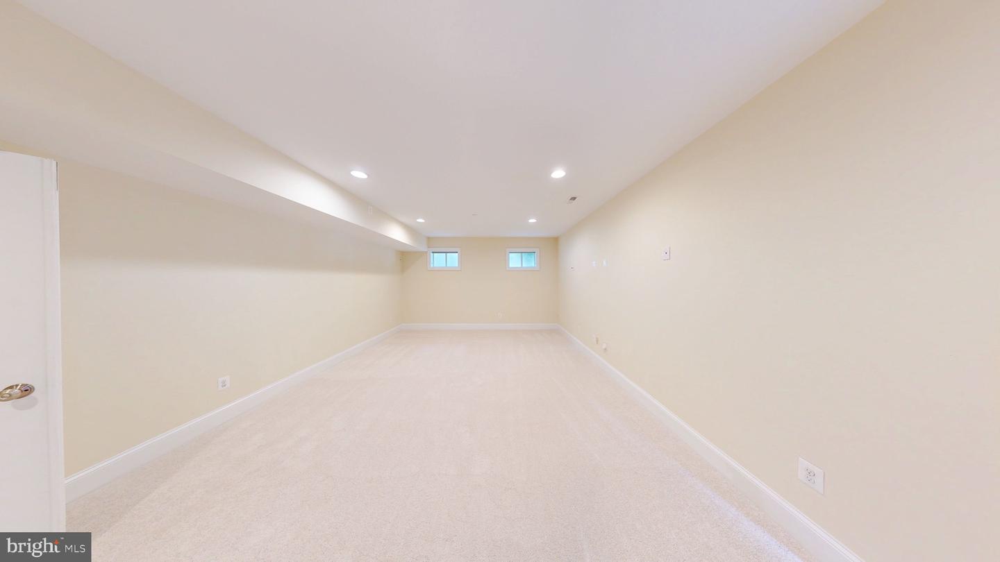 6403 Earlham Dr Property Photo 24