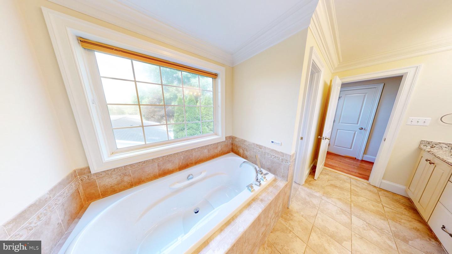 6403 Earlham Dr Property Photo 34
