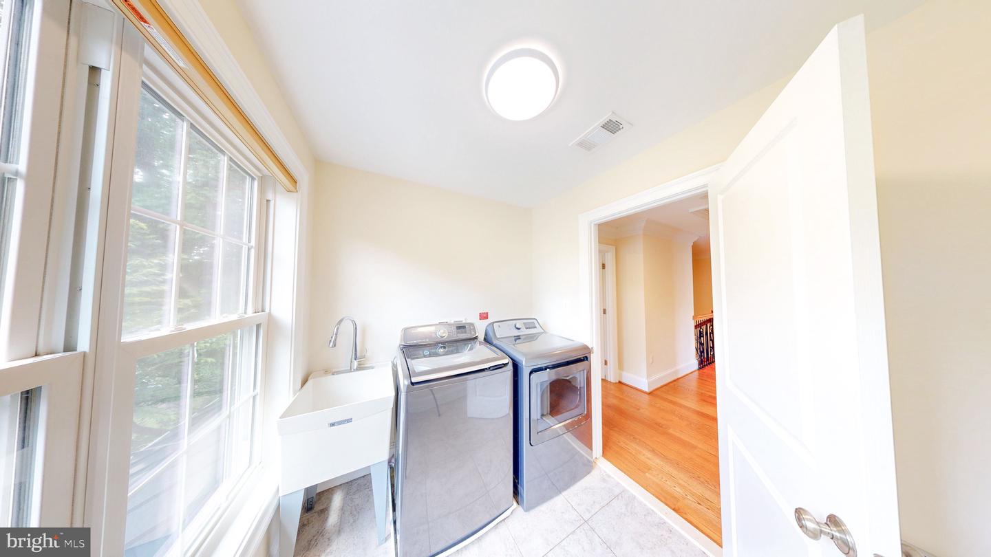 6403 Earlham Dr Property Photo 41