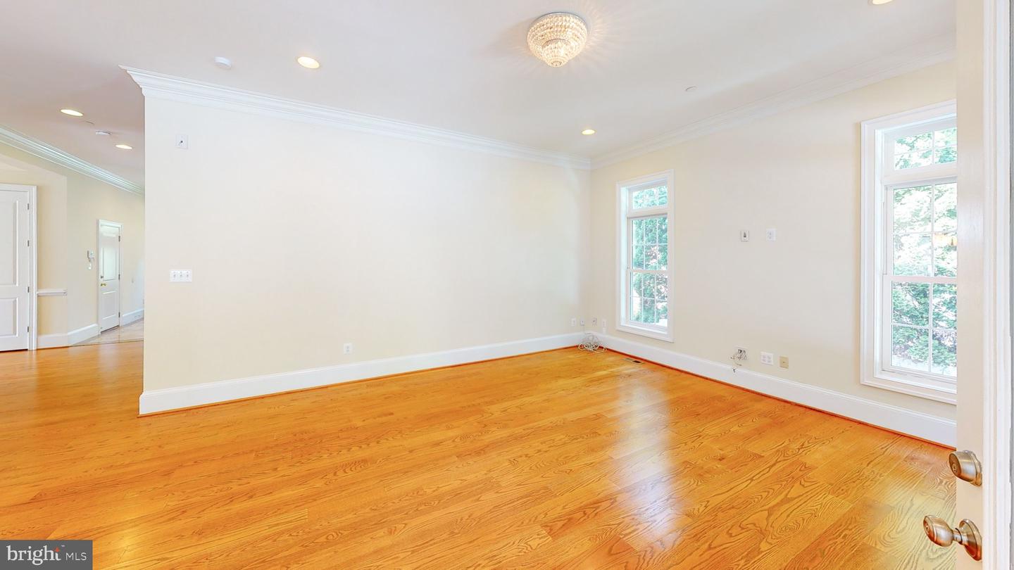 6403 Earlham Dr Property Photo 44