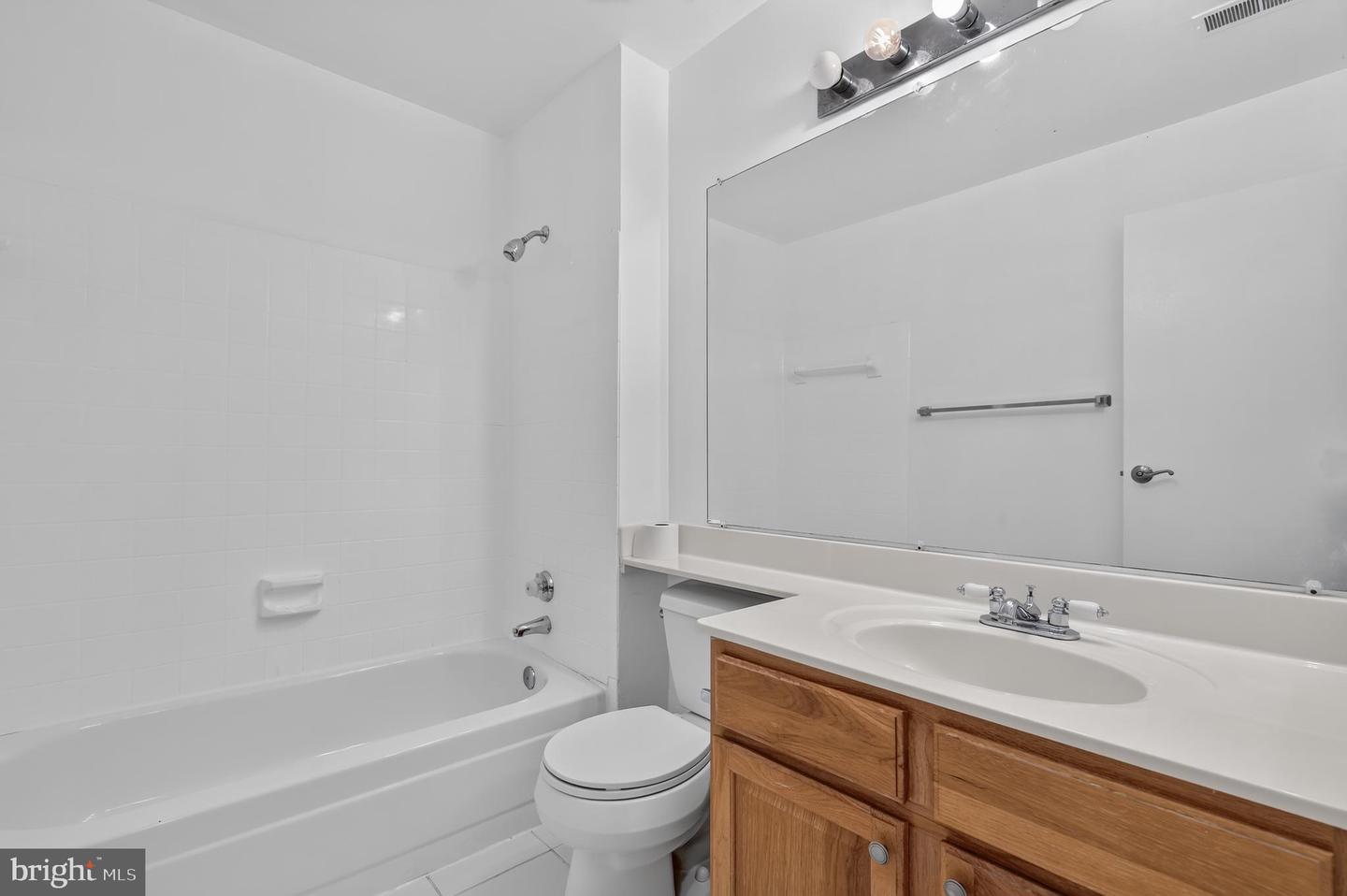 18516 Boysenberry Dr #210 Property Photo 15