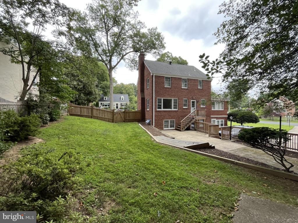 4408 Glenridge St Property Photo 4