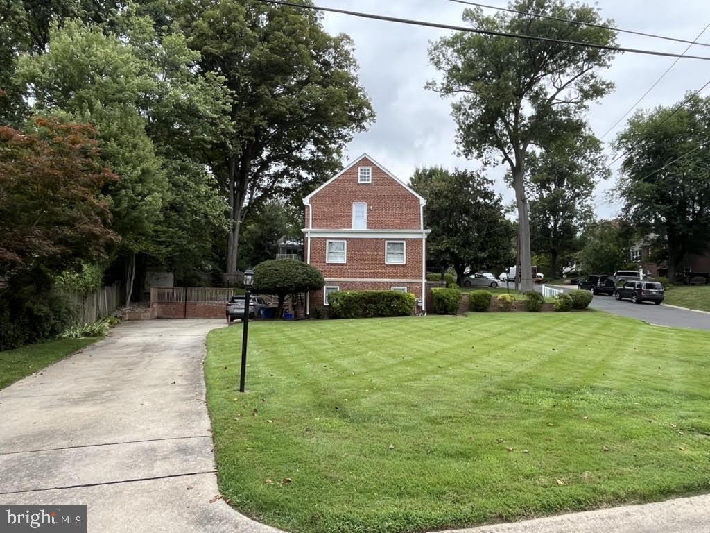 4408 Glenridge St Property Photo 5