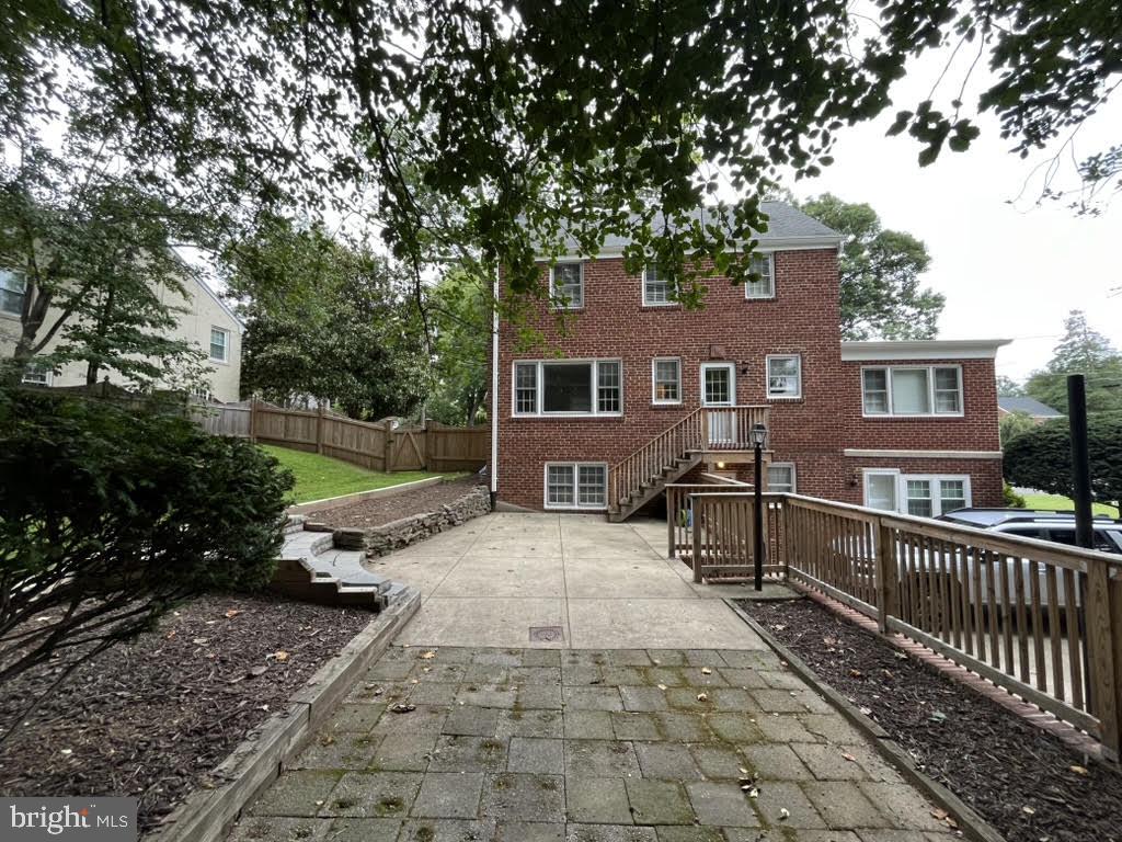 4408 Glenridge St Property Photo 6