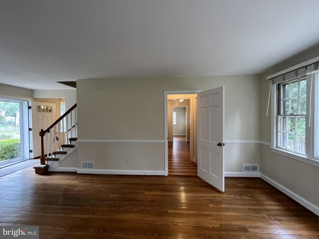 4408 Glenridge St Property Photo 8