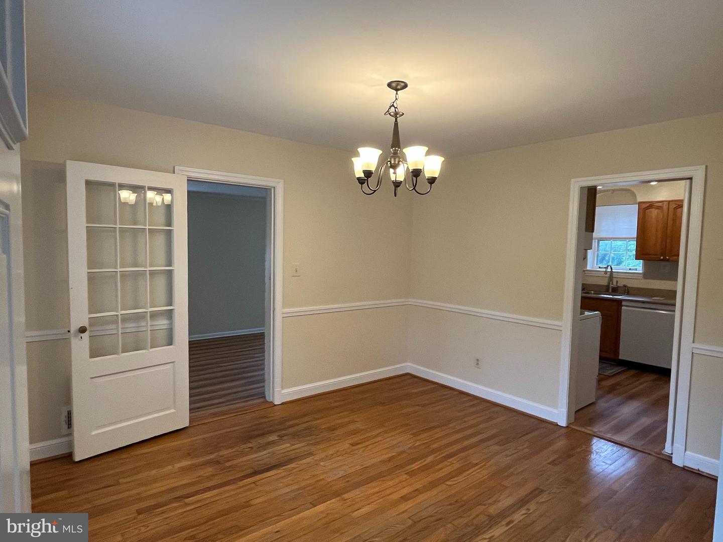 4408 Glenridge St Property Photo 10