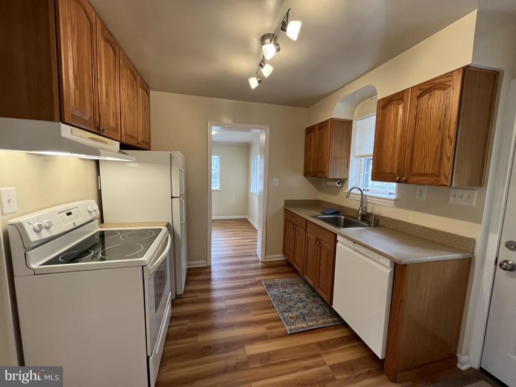 4408 Glenridge St Property Photo 14