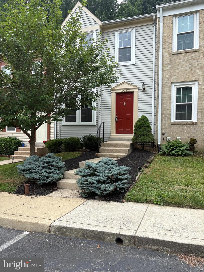 1318 ALDERTON LN Property Photo 1
