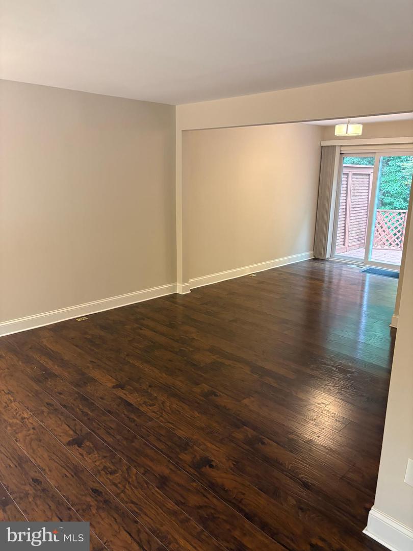 1318 Alderton Ln Property Photo 8