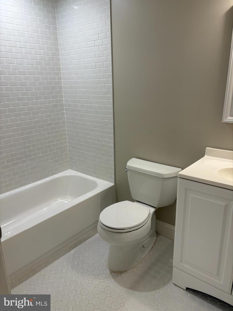 1318 Alderton Ln Property Photo 15