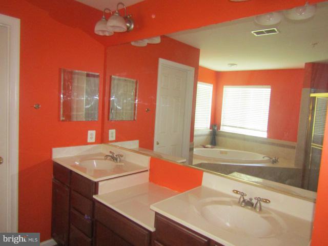 14713 Bubbling Spring Rd Property Photo 4