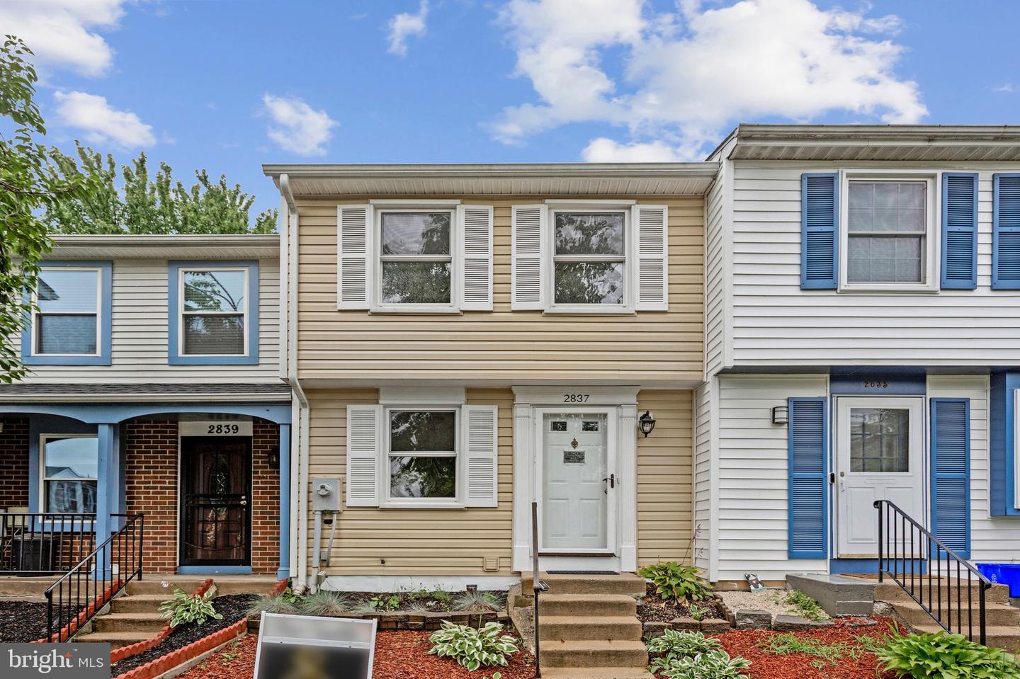 2837 Shepperton Ter Property Photo 4