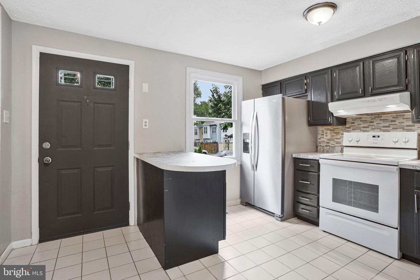 2837 Shepperton Ter Property Photo 8