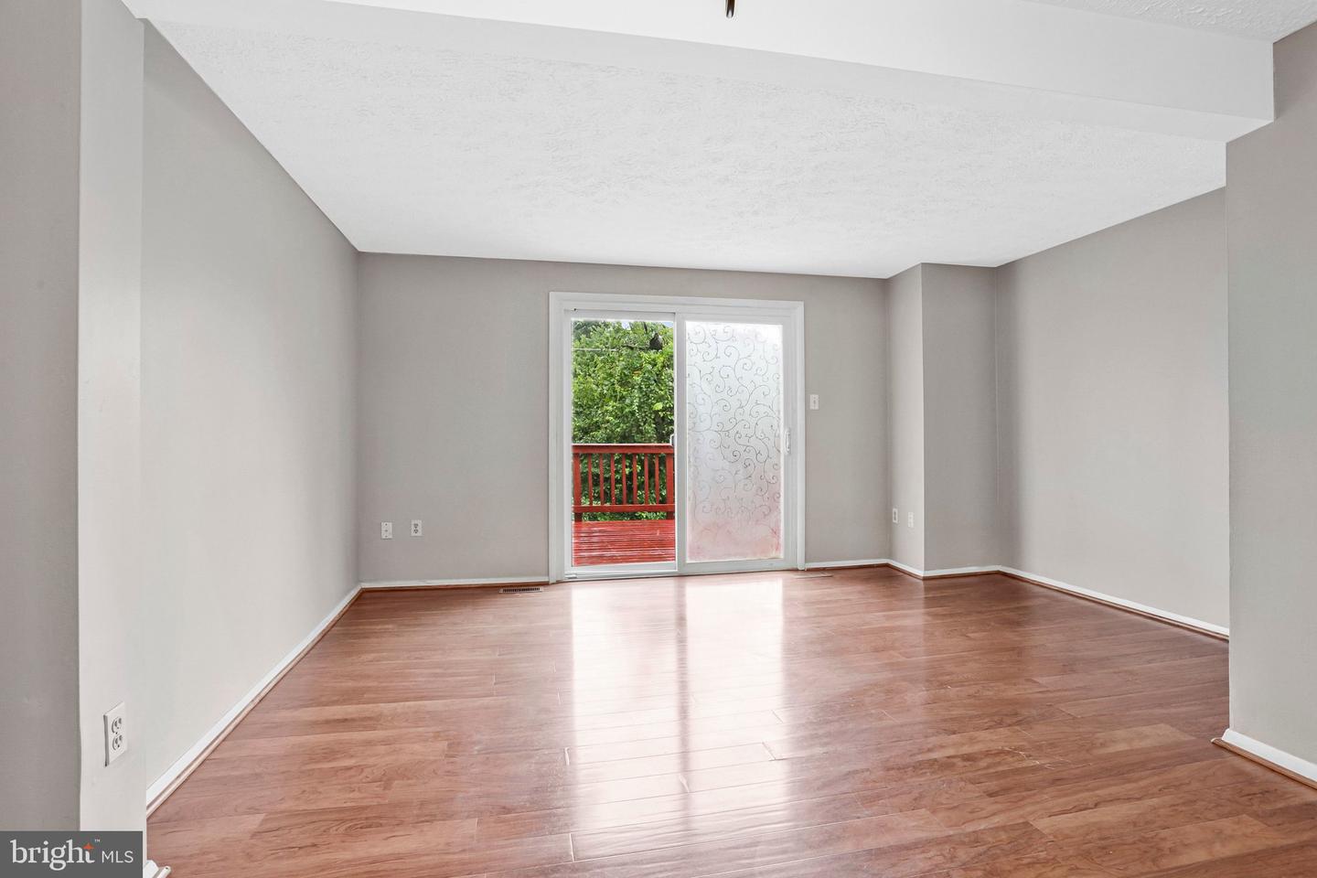 2837 Shepperton Ter Property Photo 11