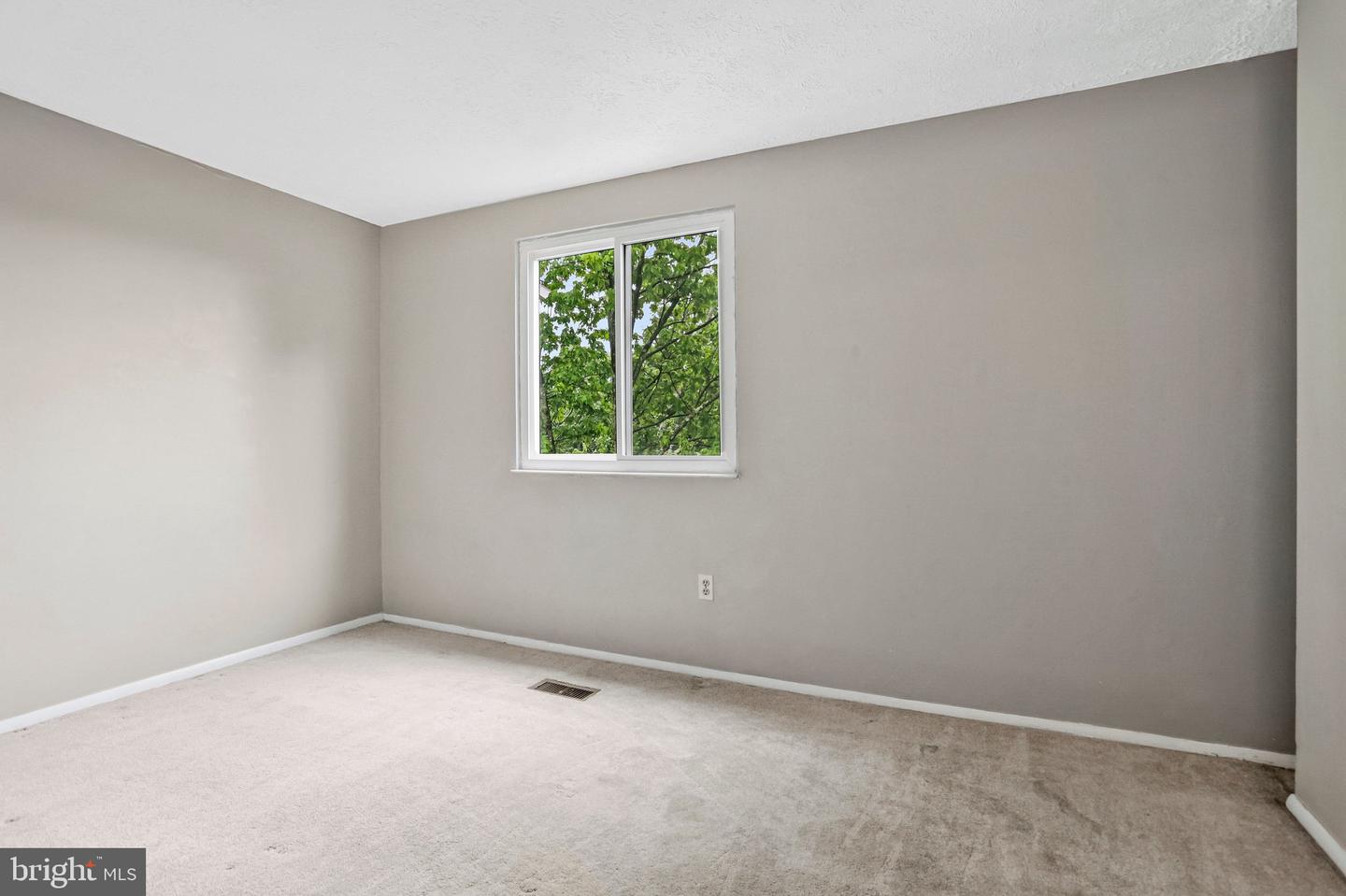 2837 Shepperton Ter Property Photo 17
