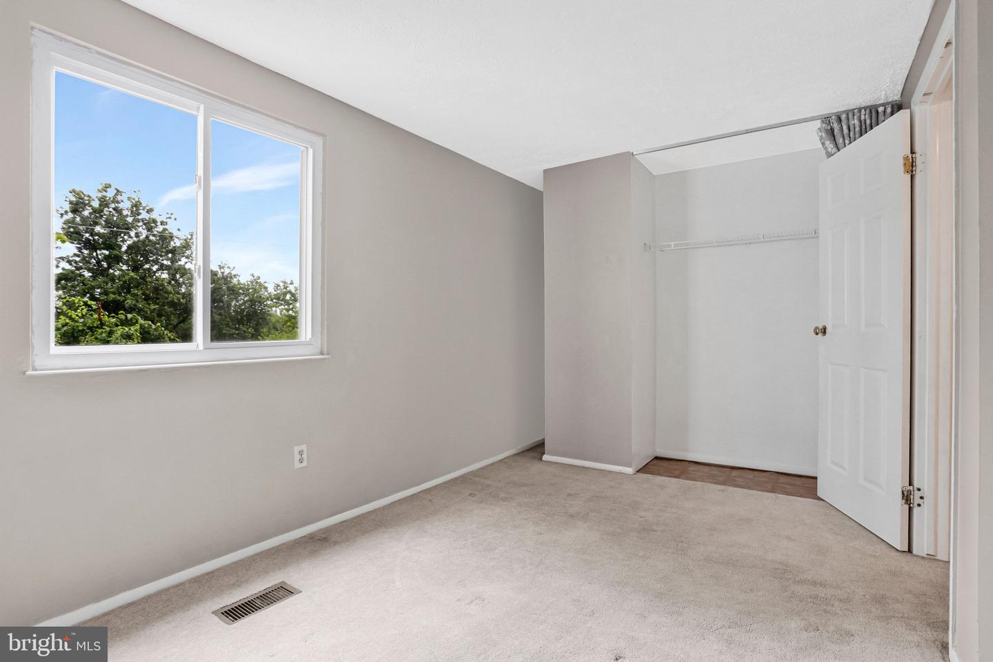2837 Shepperton Ter Property Photo 18