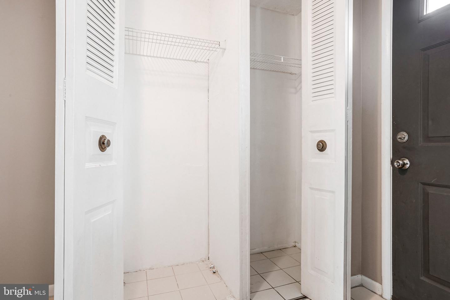 2837 Shepperton Ter Property Photo 37