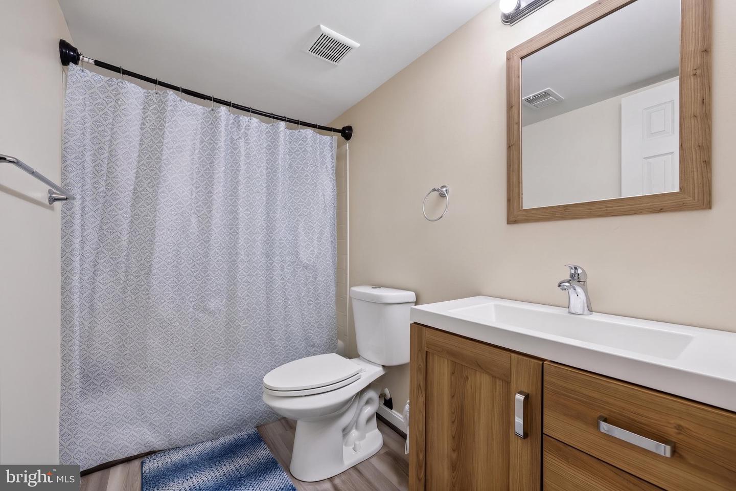 7804 Yankee Harbor Dr Property Photo 5