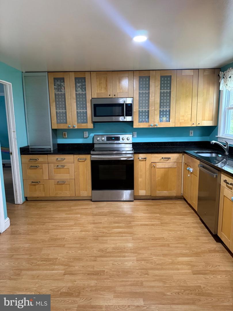 19148 Saint Johnsbury Ln Property Photo 2