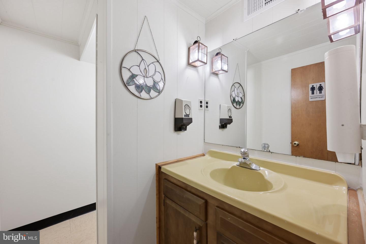12201 Greenridge Dr Property Photo 24