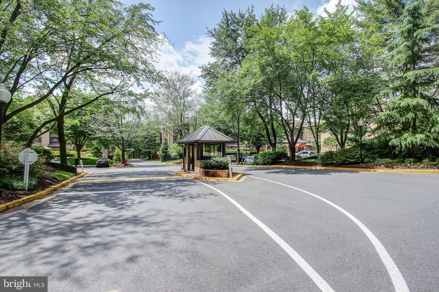 11430 Strand #415 Property Photo 3
