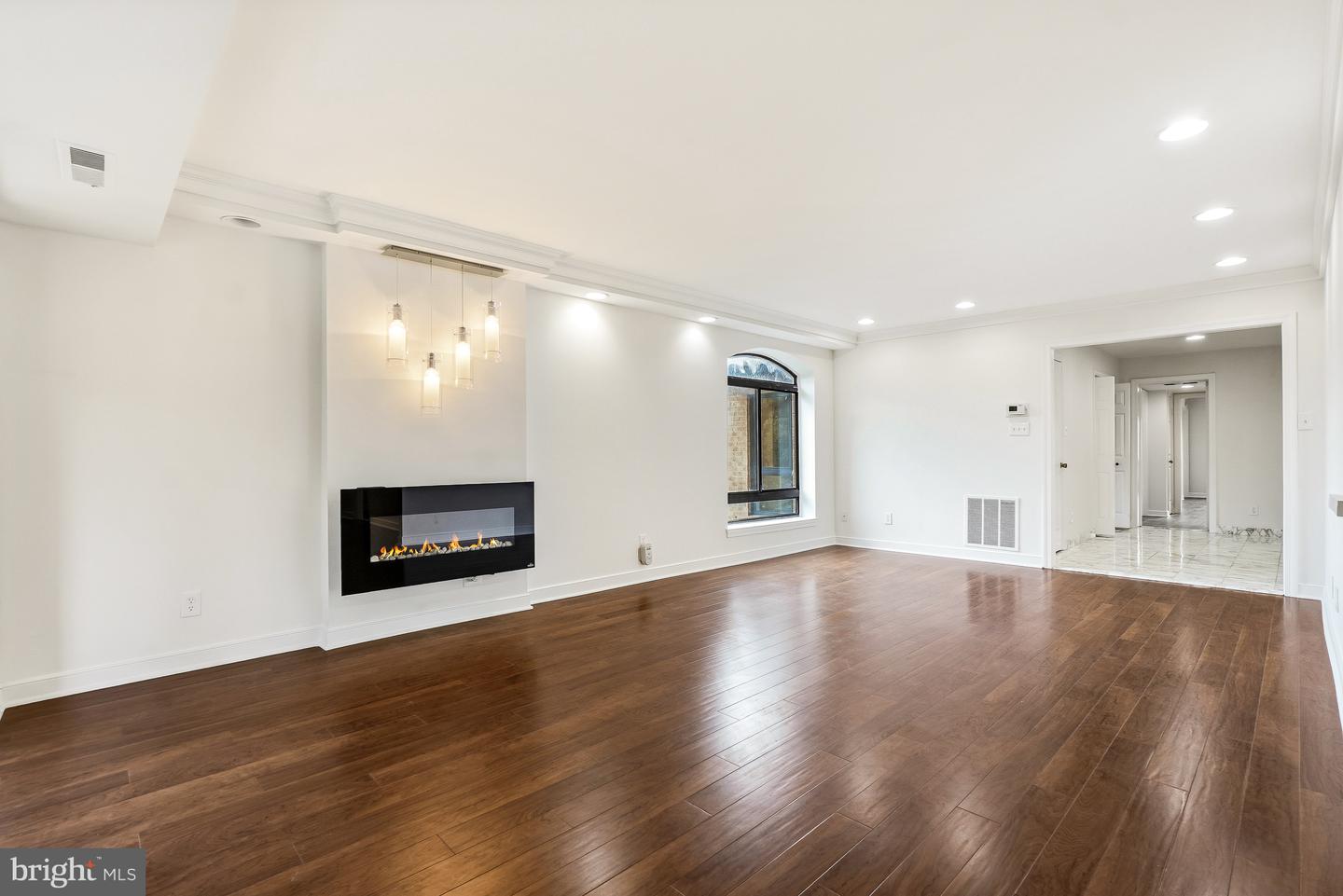 11430 Strand #415 Property Photo 14