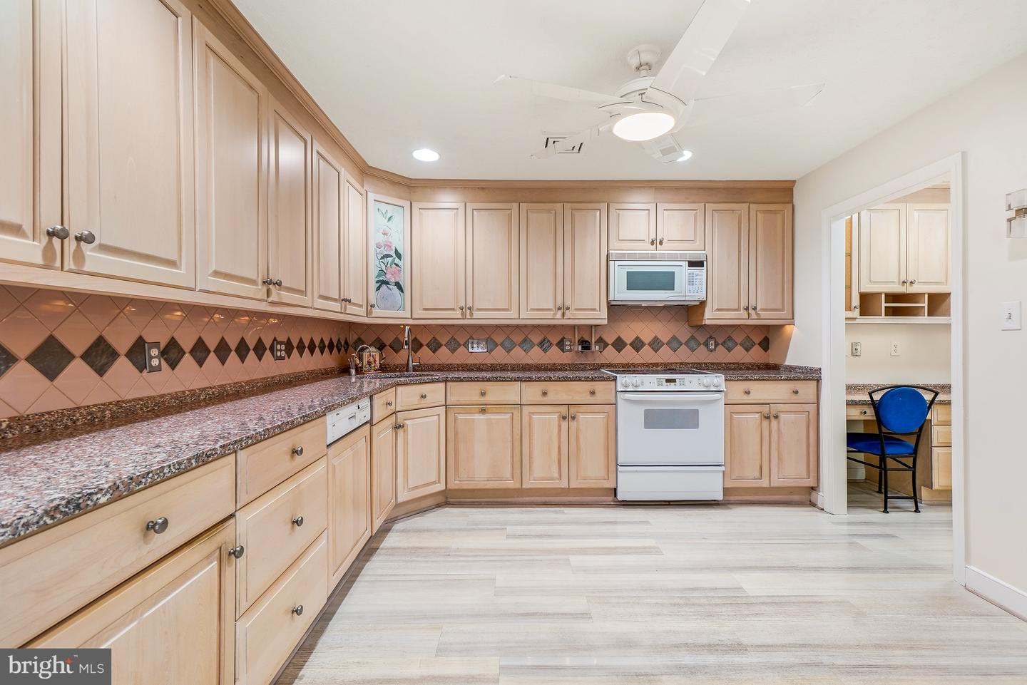 11430 Strand #415 Property Photo 19
