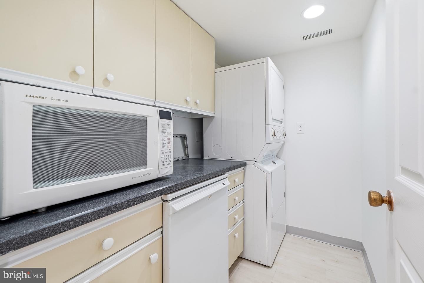 11430 Strand #415 Property Photo 24