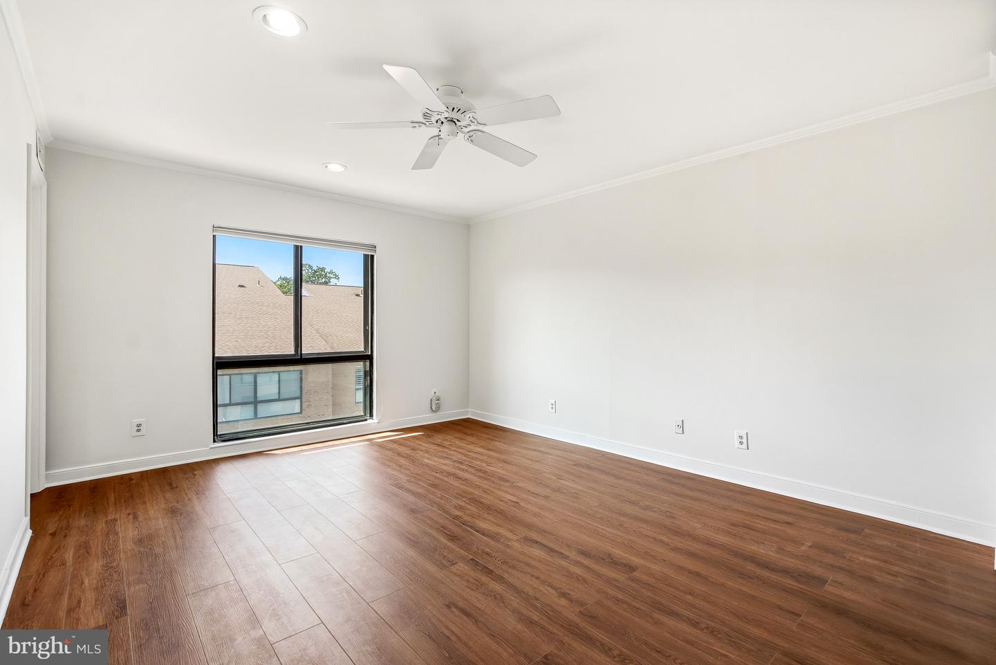 11430 Strand #415 Property Photo 26