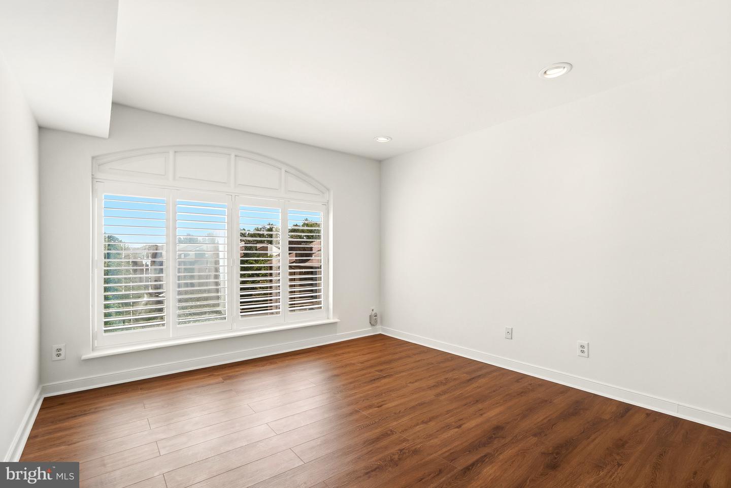 11430 Strand #415 Property Photo 31