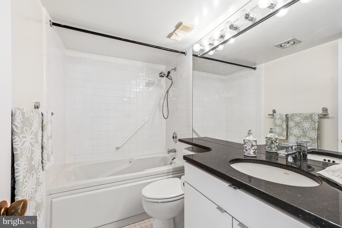 11430 Strand #415 Property Photo 33