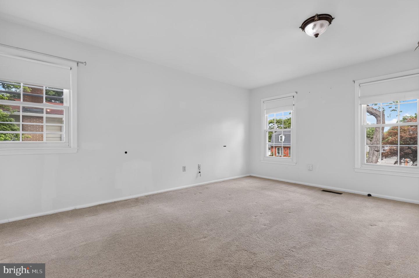 8912 N Westland Dr Property Photo 25