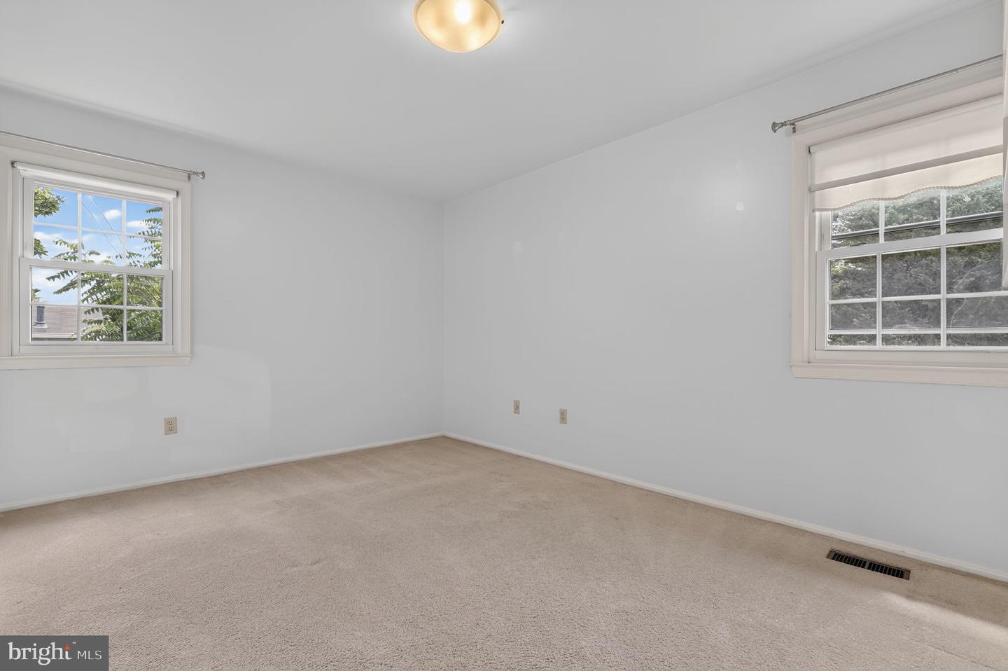 8912 N Westland Dr Property Photo 30