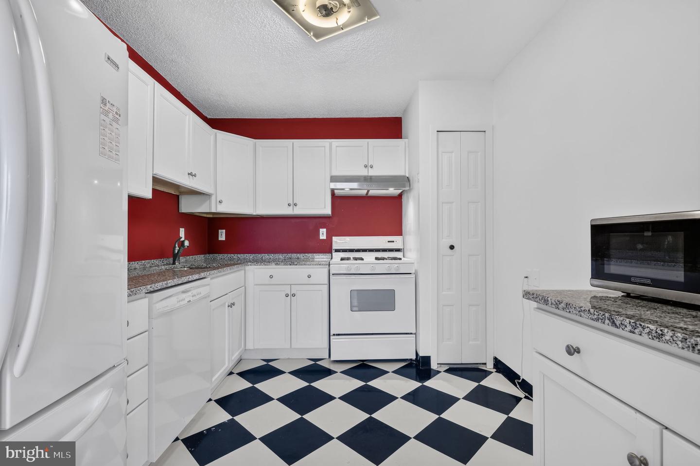 5225 Pooks Hill Rd #1319s Property Photo 9